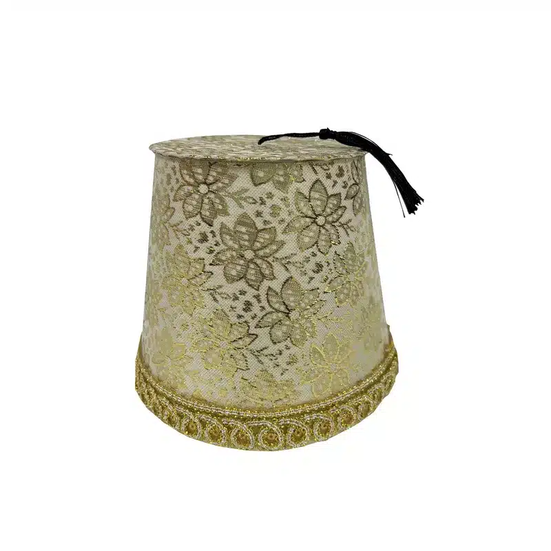 קופסא בצורת כובע תרבוש קוטר 18 ס"מ- זהב עם עיטורים בסגנון מרוקו של חברת דקל בע"מ