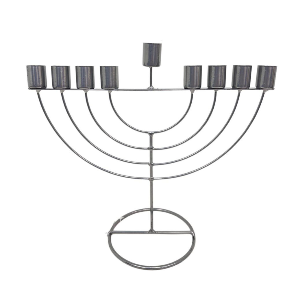 חנוכייה מתכת ג.30 ר.34 ס"מ-כסף של דקל בע"מ