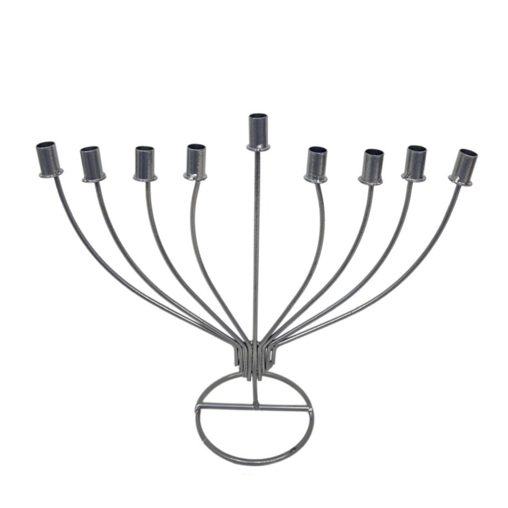 חנוכייה מתכת ג.25 ר.33 ס"מ-כסף של דקל בע"מ