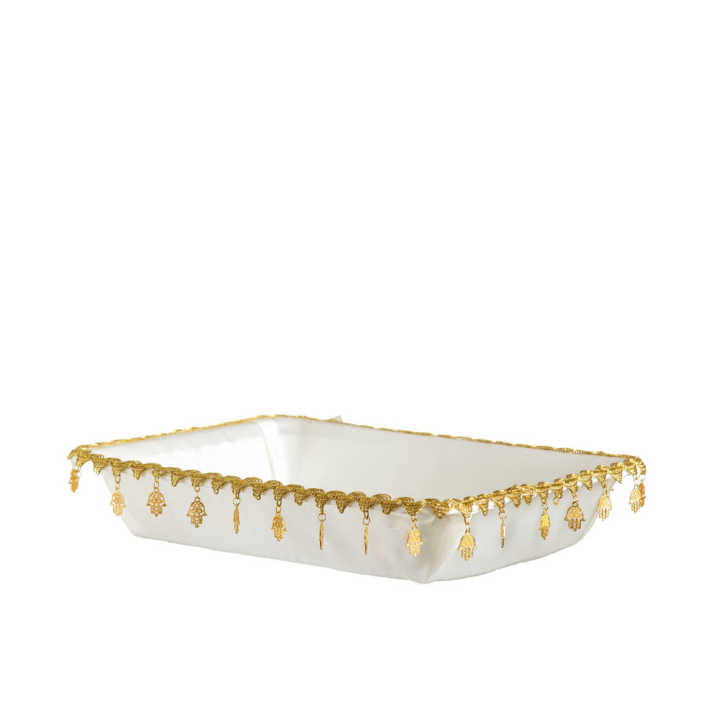 מגש מרובע מצופה בד קרם 35/26/6 ס"מ- עיטורי חמסה של דקל בע"מ