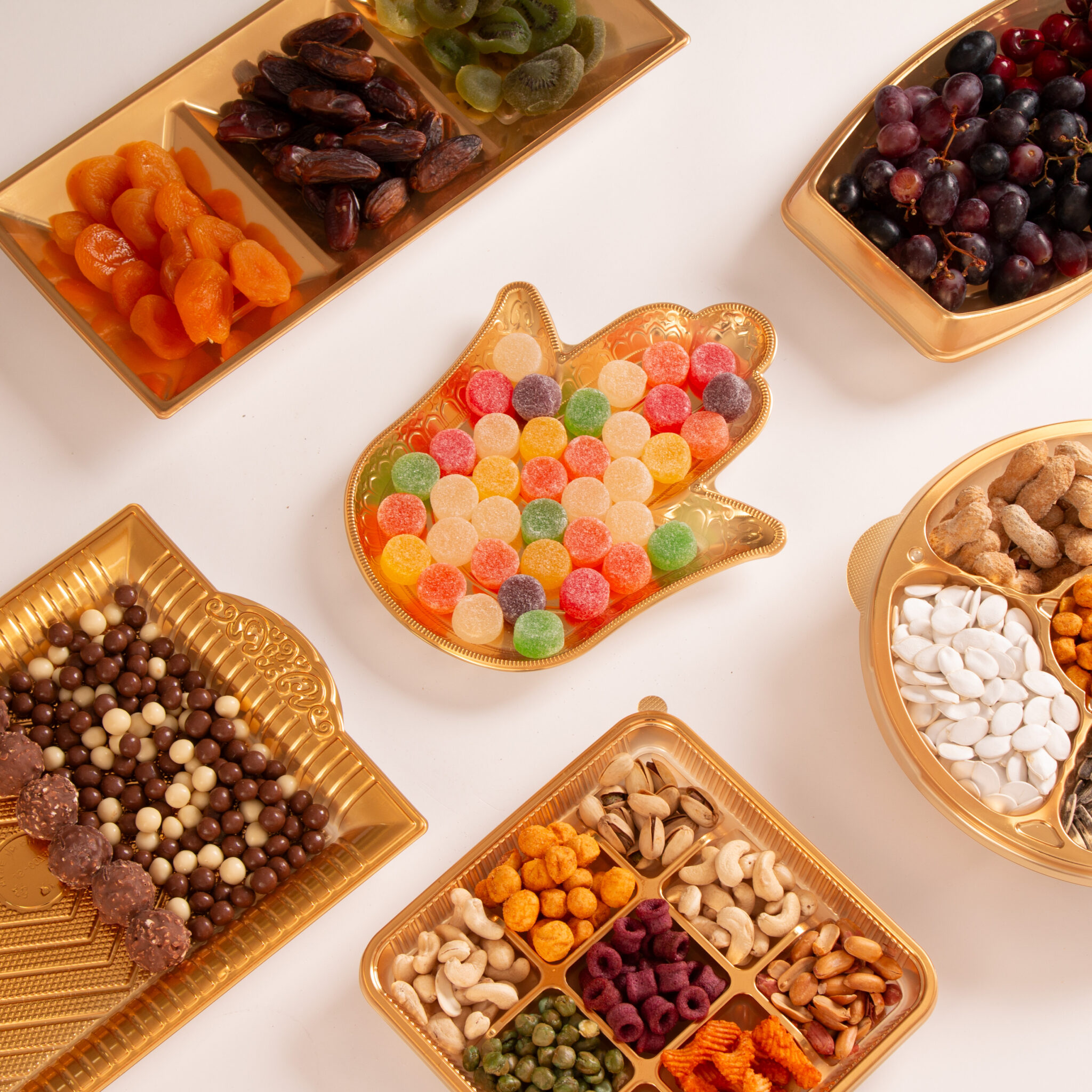 מגשי אירוח זהב של דקל בע"מ