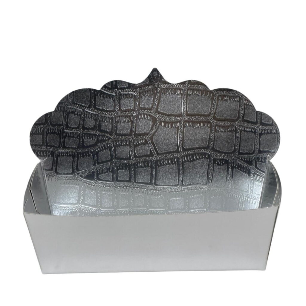 מגש קרטון מודבק+גב 28/17.5/8.3 ס"מ- דמוי עור כסף מיטאלי של דקל בע"מ