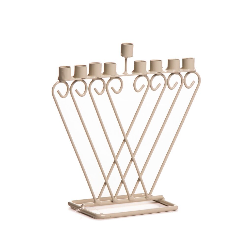 חנוכיה מתכת ג.20 ר.18 ס"מ-פסים-קרם של דקל בע"מ